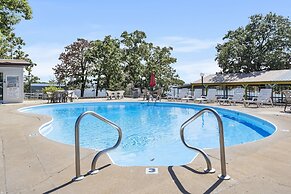 Rock Lane Resort & Marina