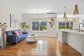 StayAU 4BRM Chic Urban Retreat