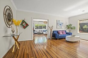 StayAU 4BRM Chic Urban Retreat