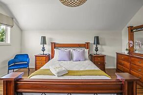StayAU 4BRM Chic Urban Retreat