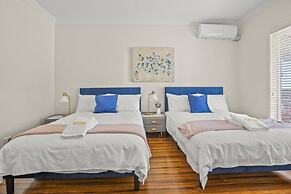 StayAU 4BRM Chic Urban Retreat