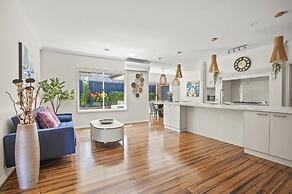 StayAU 4BRM Chic Urban Retreat