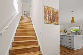 StayAU 4BRM Chic Urban Retreat