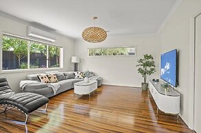 StayAU 4BRM Chic Urban Retreat