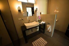 Alona Royal Palm Resort