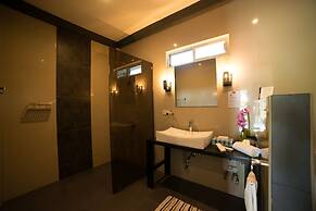 Alona Royal Palm Resort