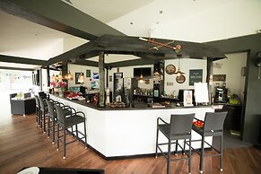 Alona Royal Palm Resort