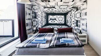 Cozy Apartment with Big Terrace - Karlín