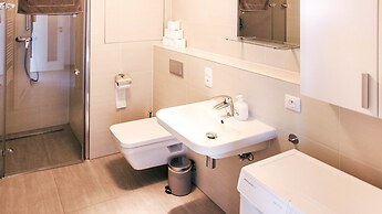 Cozy Apartment with Big Terrace - Karlín