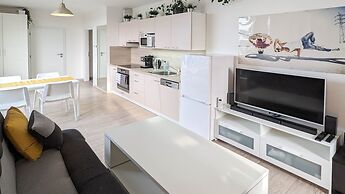 Cozy Apartment with Big Terrace - Karlín