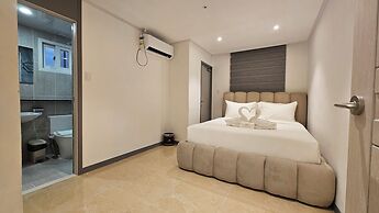 The Clover Hotel
