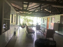 Unu Pikin Guesthouse