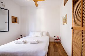 Allenby Artsy Stay by Sea N' Rent