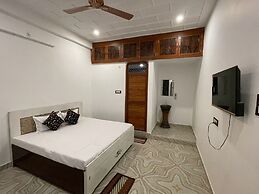 Ma Parvati residency