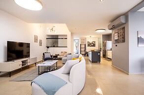 Poleg Serenity Villa by Sea N' Rent
