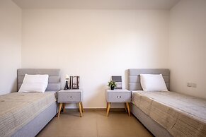 Poleg Serenity Villa by Sea N' Rent