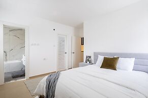 Poleg Serenity Villa by Sea N' Rent