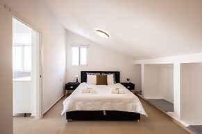 Poleg Serenity Villa by Sea N' Rent