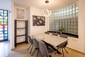 Poleg Serenity Villa by Sea N' Rent