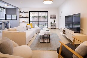 Poleg Serenity Villa by Sea N' Rent