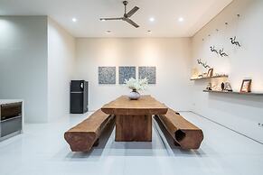 Luxury PrivatePoolVilla Lumiere Dewi Sri