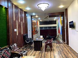 Goroomgo Four Season Guest House Varanasi