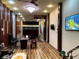 Goroomgo Four Season Guest House Varanasi