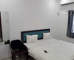 Goroomgo Four Season Guest House Varanasi