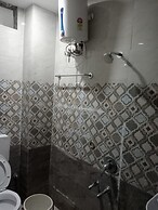 Goroomgo Four Season Guest House Varanasi