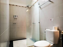 Tanjung Lima Hotel Legian