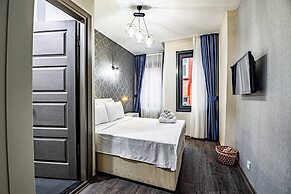 Room in Guest Room - Deluxe Double Room 4
