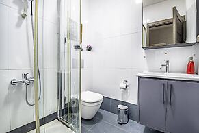 Room in Guest Room - Deluxe Double Room 4