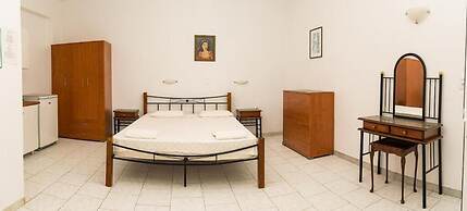 Anna's Studios & Apartments