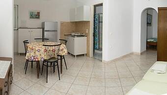 Anna's Studios & Apartments