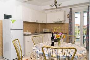 Anna's Studios & Apartments