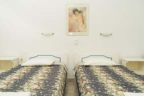 Anna's Studios & Apartments