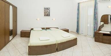 Anna's Studios & Apartments