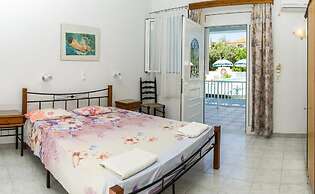 Anna's Studios & Apartments