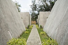 Costas De Liwa Bar & Beach Resort