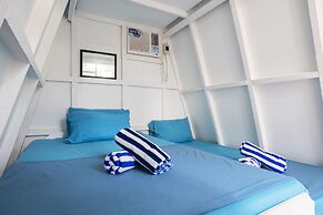 Costas De Liwa Bar & Beach Resort