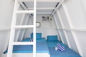 Costas De Liwa Bar & Beach Resort