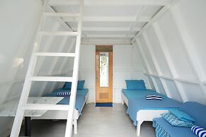 Costas De Liwa Bar & Beach Resort