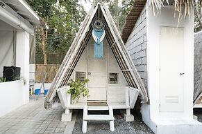 Costas De Liwa Bar & Beach Resort