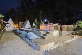 Costas De Liwa Bar & Beach Resort