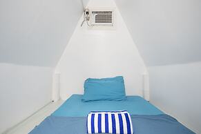 Costas De Liwa Bar & Beach Resort