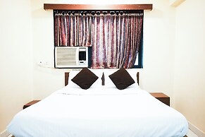 Hotel Della Comfort near Ambreshwar Shiv Mandir, Ambernath