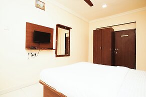 Hotel Della Comfort near Ambreshwar Shiv Mandir, Ambernath