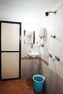 Hotel Della Comfort near Ambreshwar Shiv Mandir, Ambernath