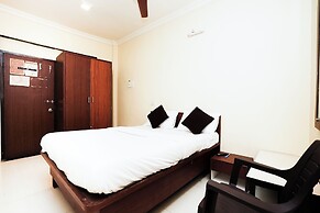 Hotel Della Comfort near Ambreshwar Shiv Mandir, Ambernath