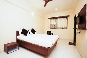 Hotel Della Comfort near Ambreshwar Shiv Mandir, Ambernath